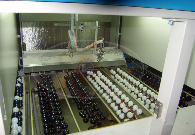 圣诞球自动喷涂线