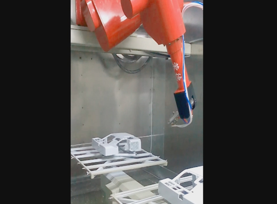 汽车音响外壳喷漆机器人